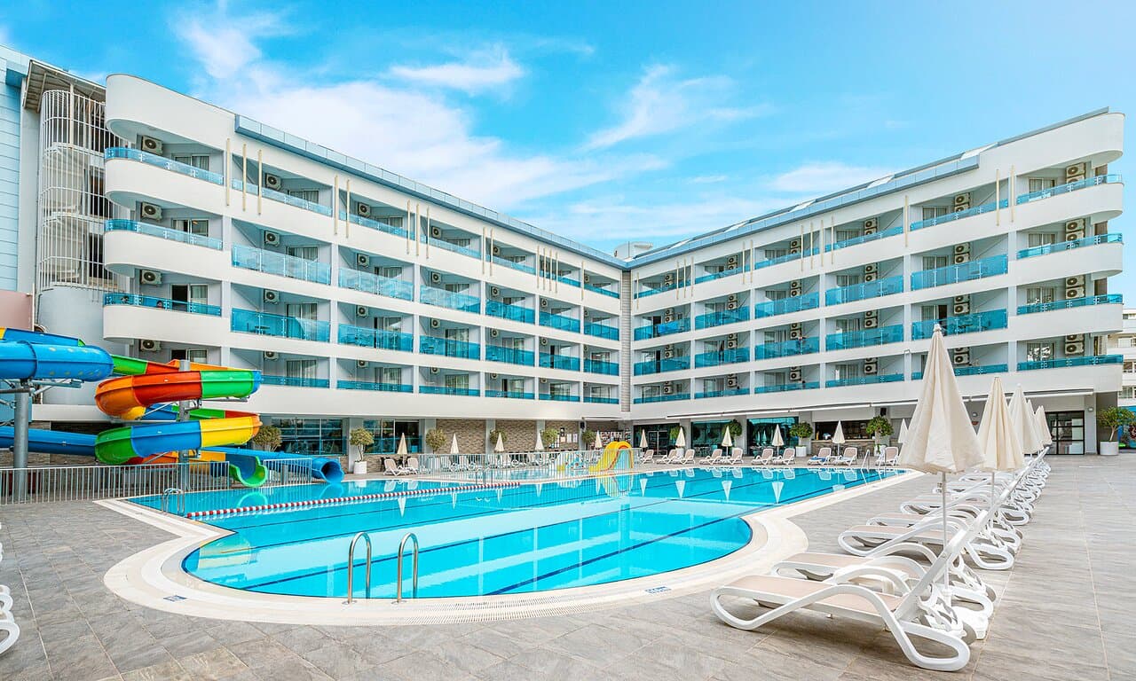 Avena Resort & Spa Hotel - Hero